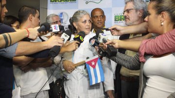 Imagem Médicos cubanos descartam terem vindo ao Brasil obrigados