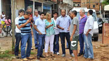 Imagem Prefeito visita Bate Estaca e Baixa do Petróleo neste feriado