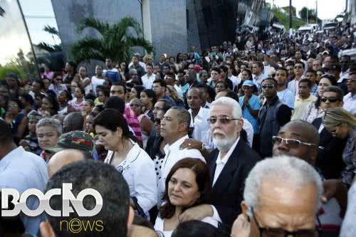 Imagem Márcio Paiva presta últimas homenagens a Rilza. "Grande mulher"