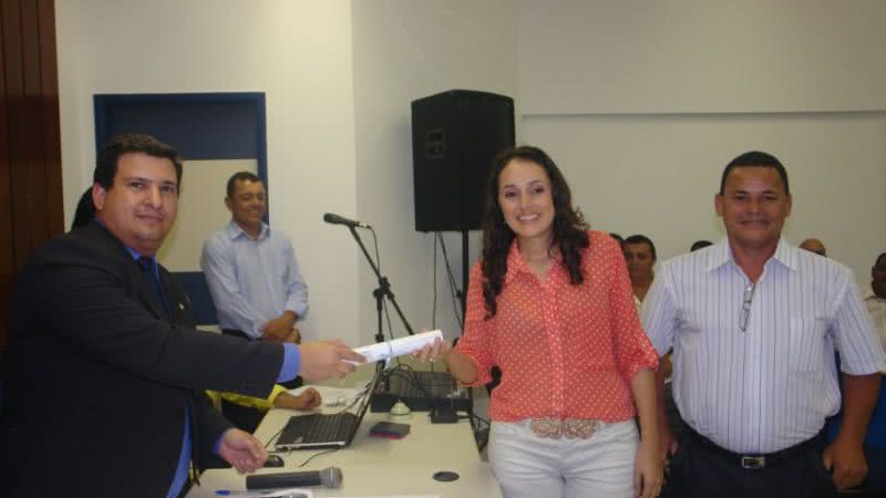 Imagem Prefeita e vereadores de Una são diplomados