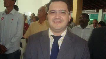 Imagem Ex-prefeito de Mucuri contratou publicidade autopromocional