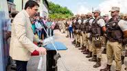 Imagem População celebra chegada da base policial em Maria Guarda