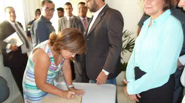 Imagem Jacobina: ex-prefeita chama o sucessor de 'covarde'
