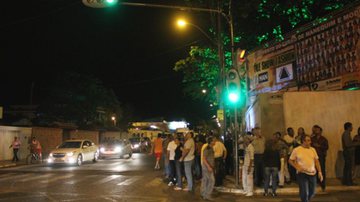Imagem Prefeito de Brumado “inaugura” semáforos