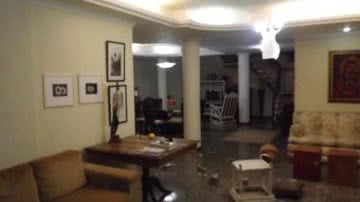 Imagem Povo se revolta e prefeita pede segurança policial