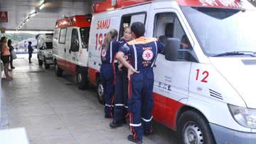 Imagem Médicos protestam em frente à Prefeitura de Salvador
