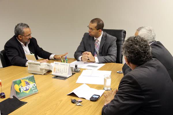 Imagem Prefeito de Camaçari vai em busca de R$ 89 milhões