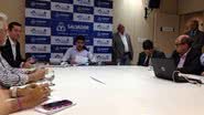 Imagem Em coletiva, Neto afirma: Foi meu compromisso fazer o servidor vestir a camisa