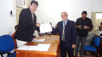 Imagem Arnaldo é diplomado em Ibicoara 