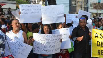 Imagem Dilma é recebida com protestos em Salvador