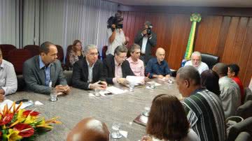 Imagem Reunião à tarde pode selar acordo de reajuste para servidores