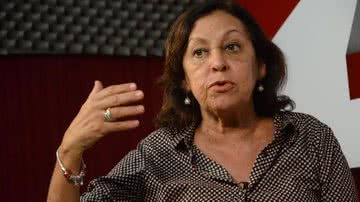 Imagem Lídice faz registro de candidaturas e entrega programa de governo no TRE 