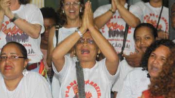 Imagem Alunos amanhecem mais um dia sem aula em Salvador