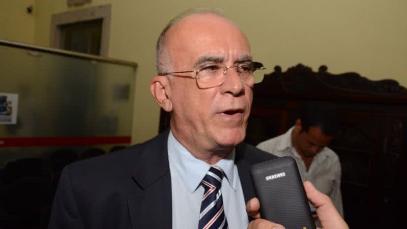 Imagem Euvaldo Jorge diz que voto aberto “assustou” henriquistas