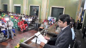 Imagem No Dia do Gari, Neto promete valorização dos profissionais