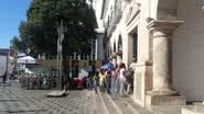 Imagem Professores fazem fila na porta da Câmara para garantir votação