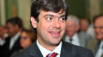 Imagem Pepê alfineta Paulo Souto em disputa da oposição: “Geddel está bem de saúde”