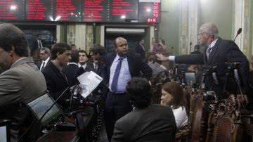 Imagem  Câmara aprova reajuste de 6% para servidores