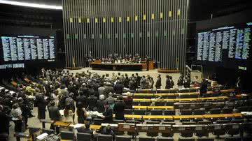 Imagem Congresso desperdiçou R$ 68 mi em supersalários