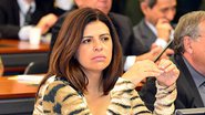 Imagem Deputada que poderia substituir Feliciano é acusada de compra de votos