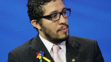 Imagem Jean Wyllys defende aprovação de projeto durante Parada LGBT