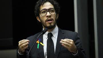 Imagem Jean Wyllys aproveita escândalo para emplacar projeto em prol da prostituição