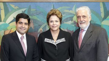 Imagem Dilma, Wagner e Neto firmam &quot;pacto por Salvador&quot;
