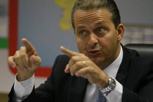 Imagem Campos diz que Dilma tem a ver com a antecipação de gabarito da Petrobras