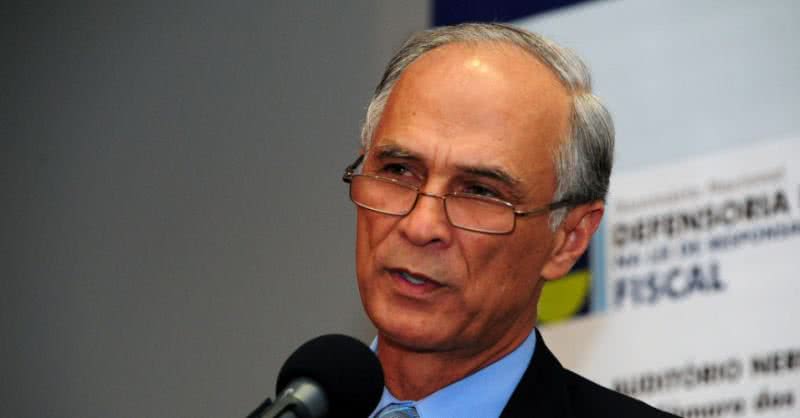 Imagem Novo ministro comete gafe na primeira entrevista