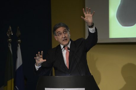 Imagem Ministro de Dilma é acusado de desviar R$ 5 milhões