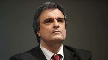 Imagem Ministro Cardozo minimiza resultado negativo de Dilma em pesquisas