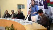 Imagem Ministra Maria do Rosário de saída da secretaria de Direitos Humanos