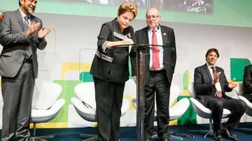 Imagem Dilma sanciona Marco Civil da Internet