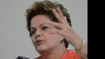 Imagem Dilma agradece pelo Twitter aprovação da MP do Mais Médicos