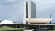 Imagem Supremo nega liminar e mantém teto salarial no Senado