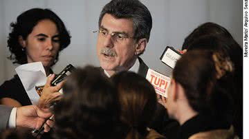 Imagem Jucá emite parecer favorável à CPI da Petrobras