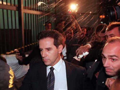 Imagem Senador cassado faz a festa com DJ Avicii