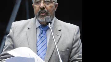 Imagem Senador petista lamenta caso de racismo no futebol