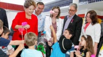 Imagem Dilma discursa pela valorização do professor e qualidade de vida