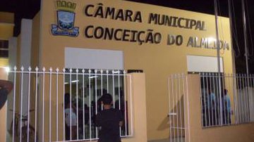 Imagem Ex-prefeito de Conceição do Almeida é denunciado ao MP por suspeita de fraude