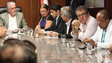 Imagem Jaques Wagner sanciona Lei Anticalote na Governadoria