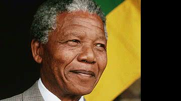Imagem Nelson Mandela se recupera de cirurgia