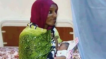 Imagem Libertada após condenação à forca, sudanesa é detida ao tentar sair do país