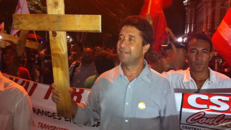 Imagem Presidente do PSOL defende Prisco e critica orçamento da Copa 
