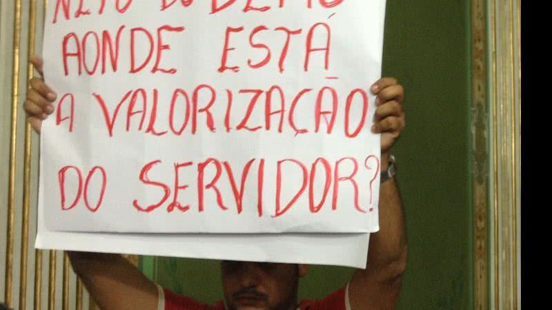 Imagem Após assembleia, acuados, servidores de Salvador decidem voltar ao trabalho