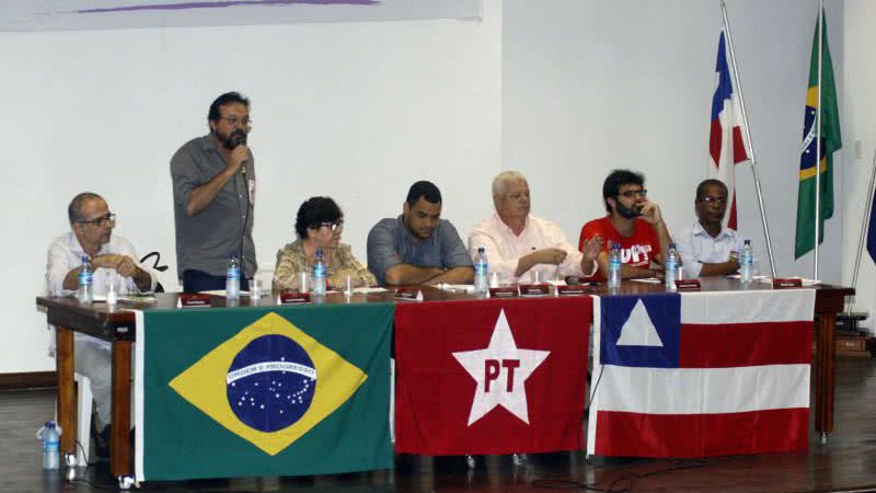 Imagem Oposição interna do PT detona direção estadual em último debate
