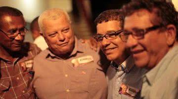 Imagem Vale tudo pelo PT: candidato inaugura comitê com pompa de eleições estaduais