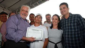 Imagem Pescadores de Maraú recebem novas embarcações 