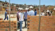 Imagem Neto visita obras iniciadas por JH