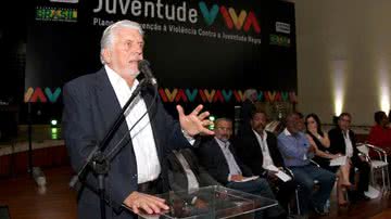 Imagem Wagner adere ao Plano de Enfrentamento à Violência contra a Juventude Negra